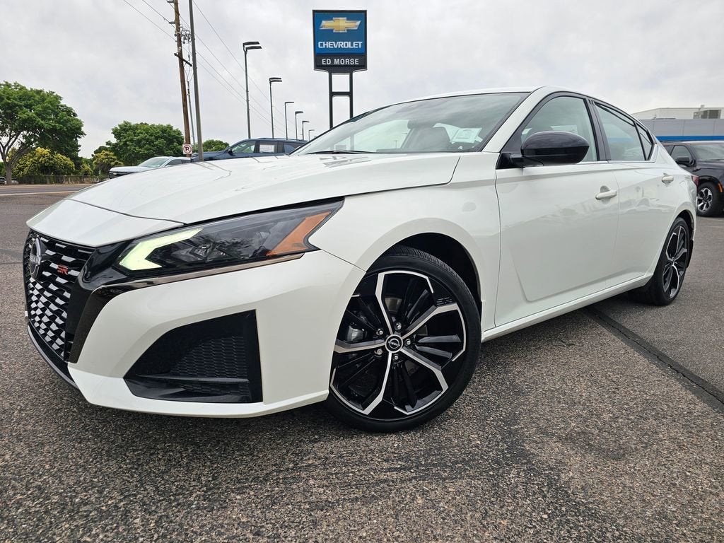 2023 Nissan Altima SR FWD in White — front three-quarter view